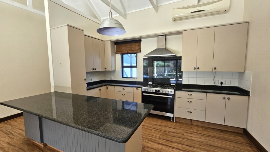 5 Bedroom Property for Sale in The Coves North West